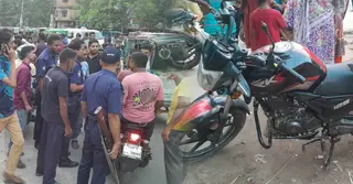নওগাঁয় বাস চাপায় মোটরসাইকেল আরোহী নিহত